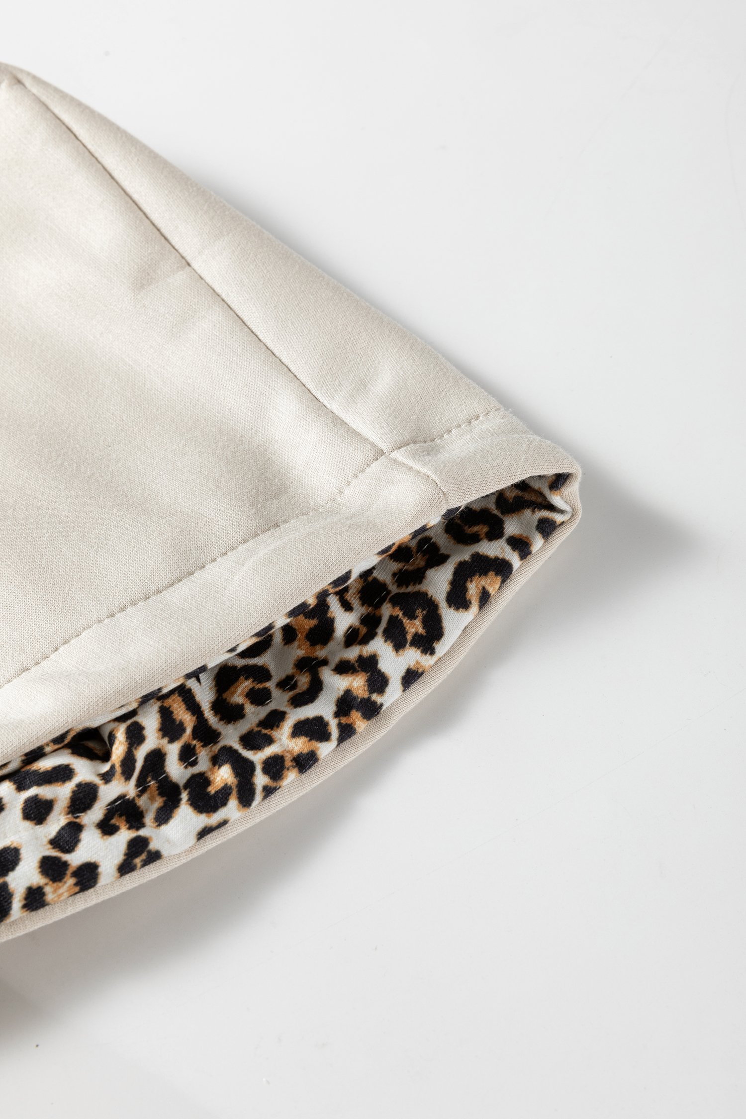 96207931-000fc740bf668095.jpg black leopard contrast drawstring hood drop shoulder loose top