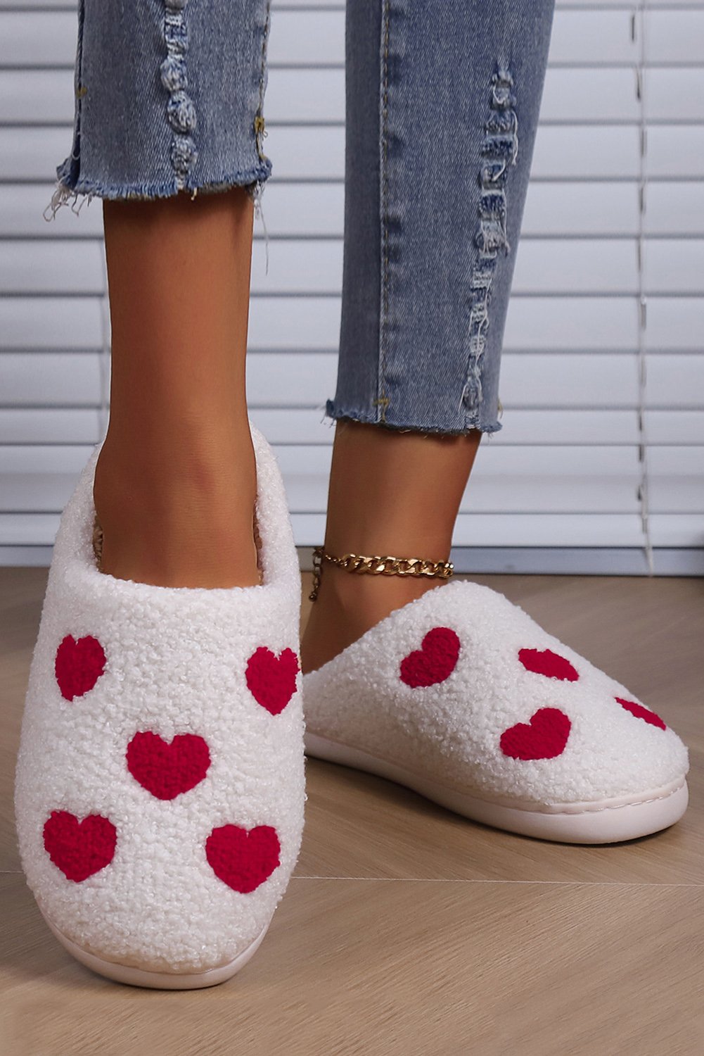 94859508-2bc9076be632817c.jpg White Valentines Day Hearts Print Plush House Slippers - Image 3
