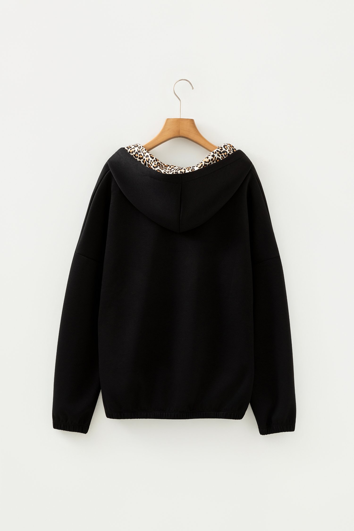 96211684-2e823b9ee490e29c.jpg black leopard contrast drawstring hood drop shoulder loose top