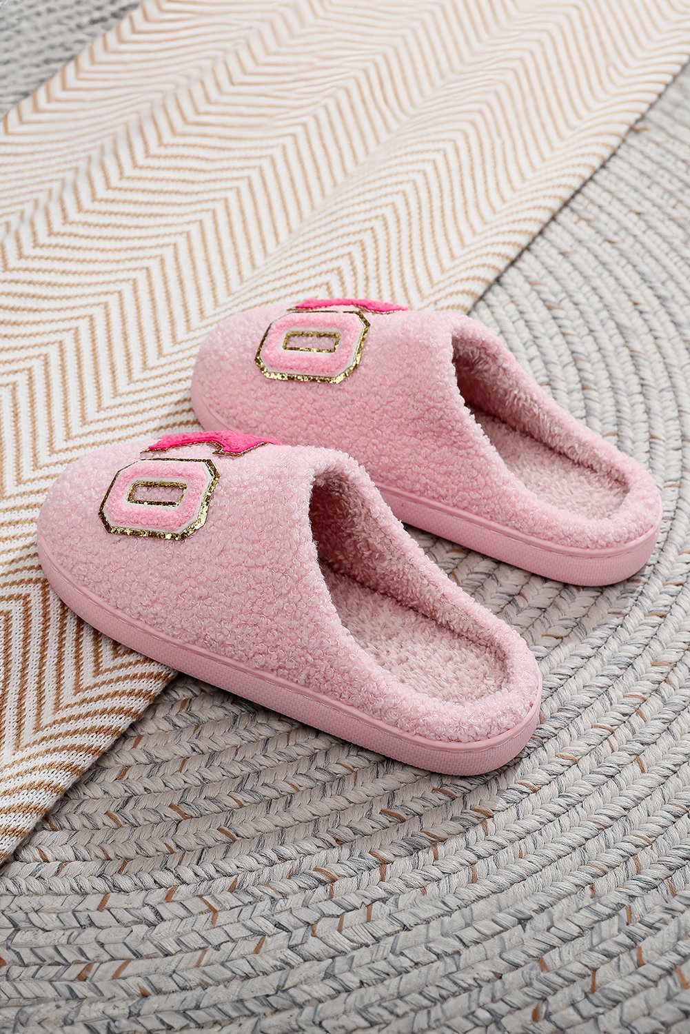 94859487-7511c2767cfb511d.jpg Pink XO XO Glitter Trim Letter Patched Plush House Slippers - Image 3