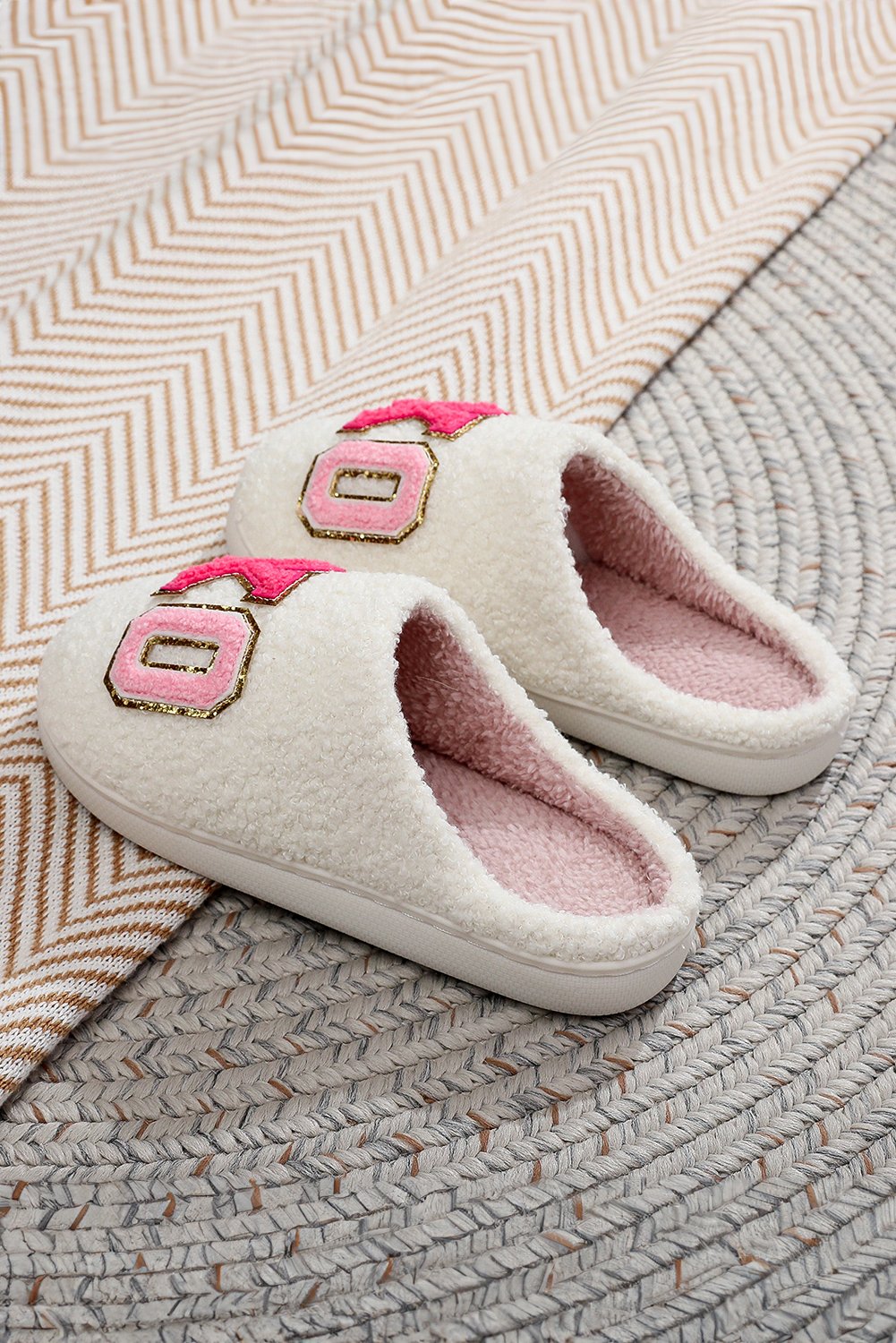 94859496-7f852a398e6ff591.jpg Pink XO XO Glitter Trim Letter Patched Plush House Slippers - Image 6