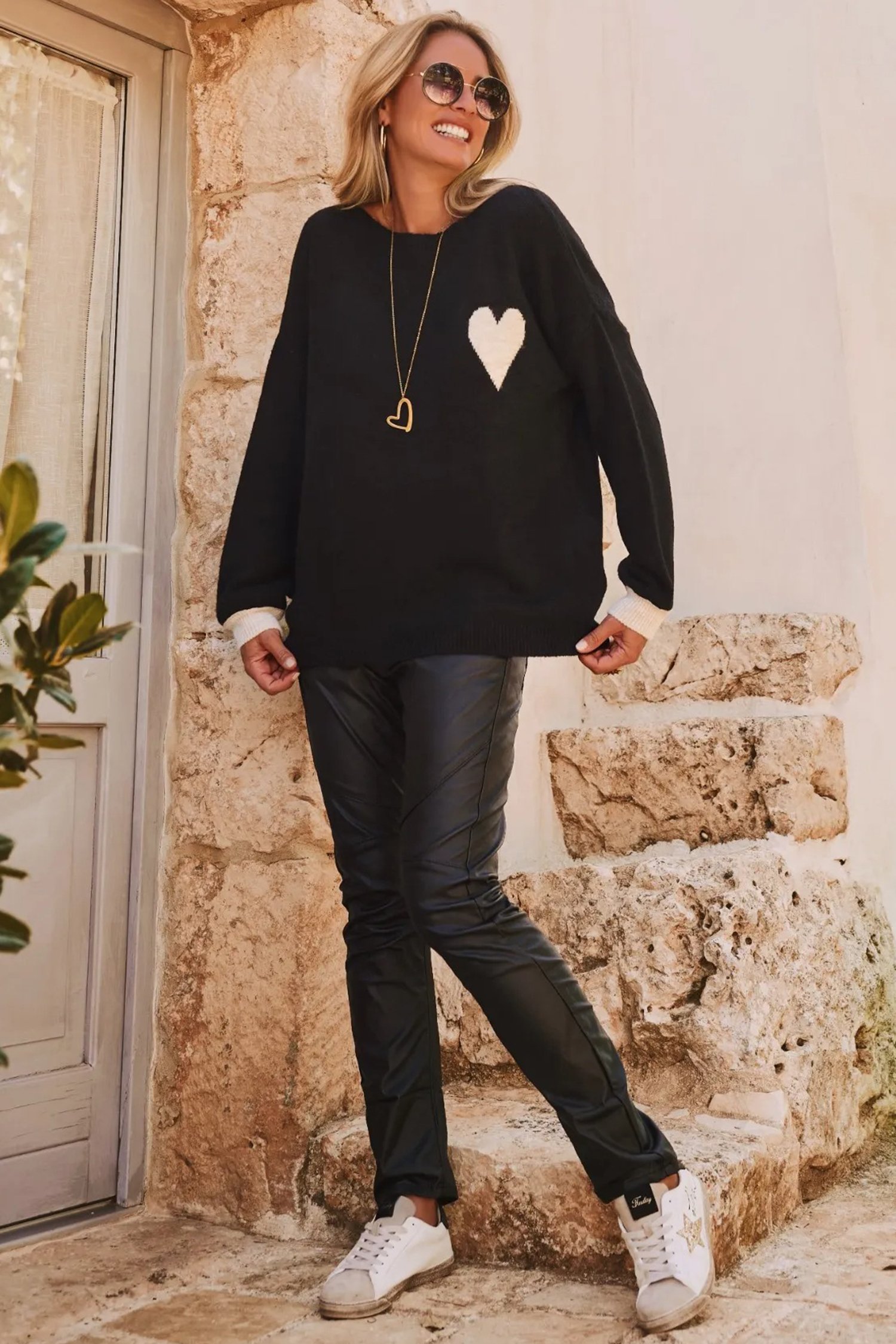 95783954-e4daee54746aa2ad.jpg black heart detail contrast cuffs baggy sweater