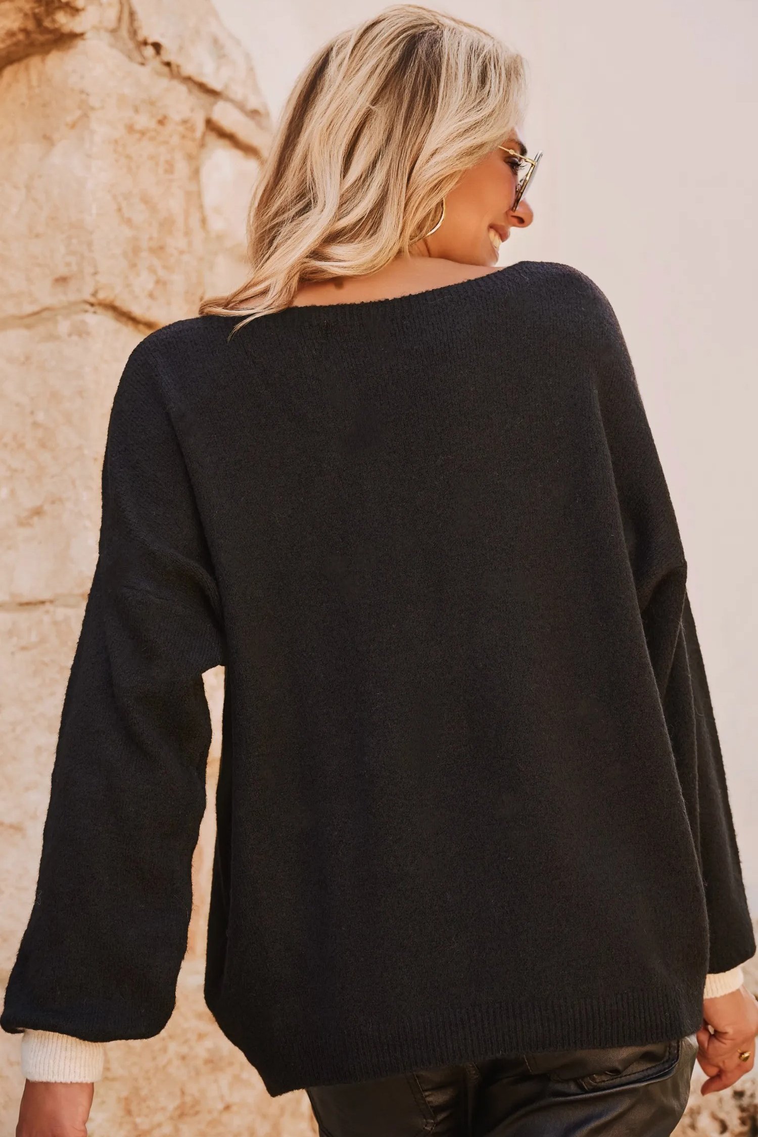 95783952-fe9480965adc8fde.jpg black heart detail contrast cuffs baggy sweater