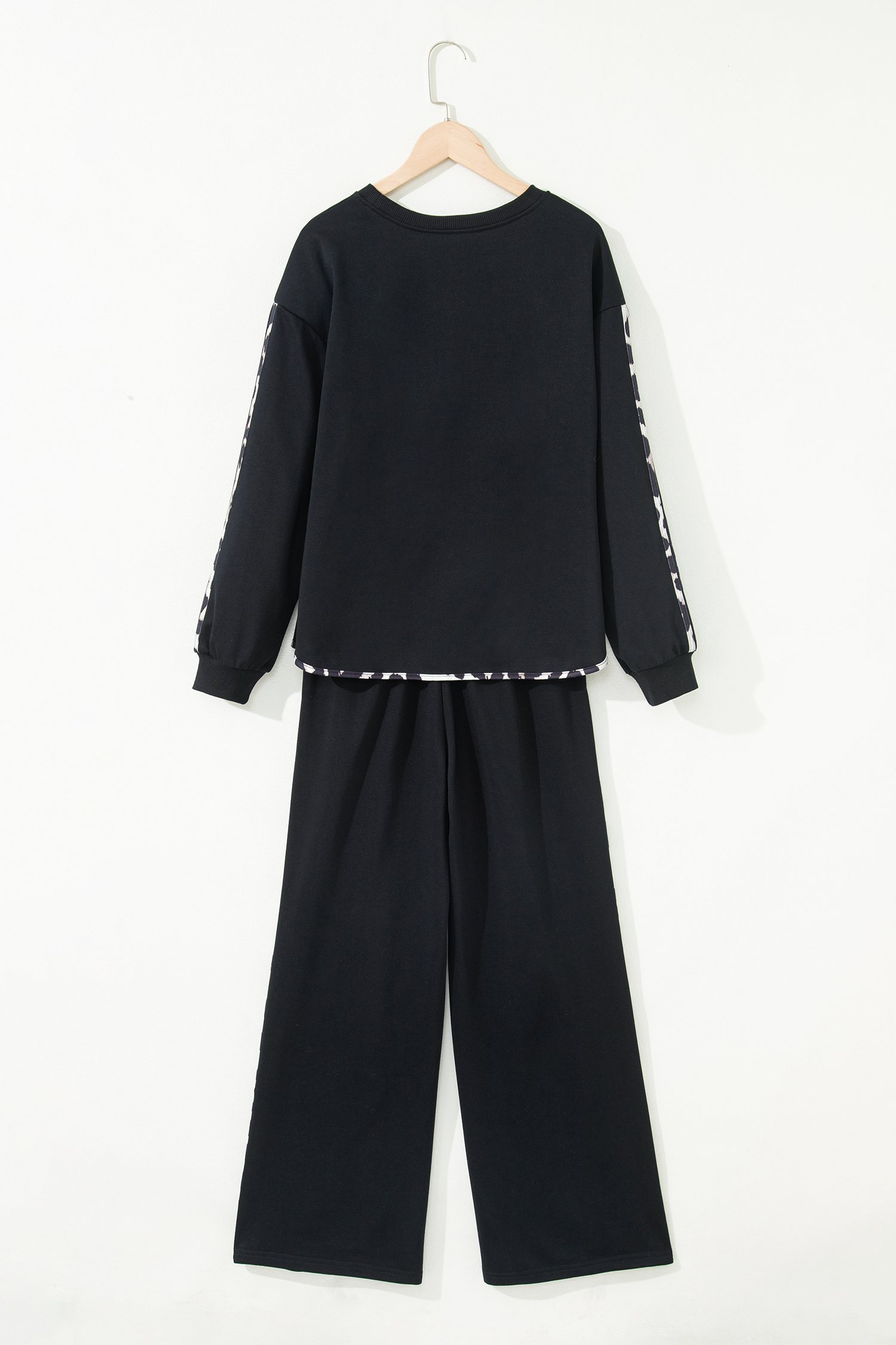 97006713-46a507cd96c57146.jpg black contrast leopard trim casual sweatshirt pant set