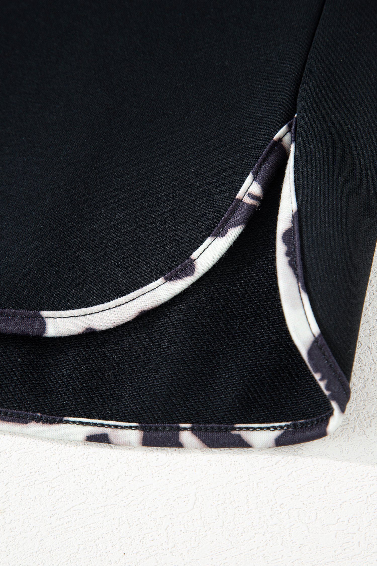 97006718-5a5f16a17e548b54.jpg black contrast leopard trim casual sweatshirt pant set
