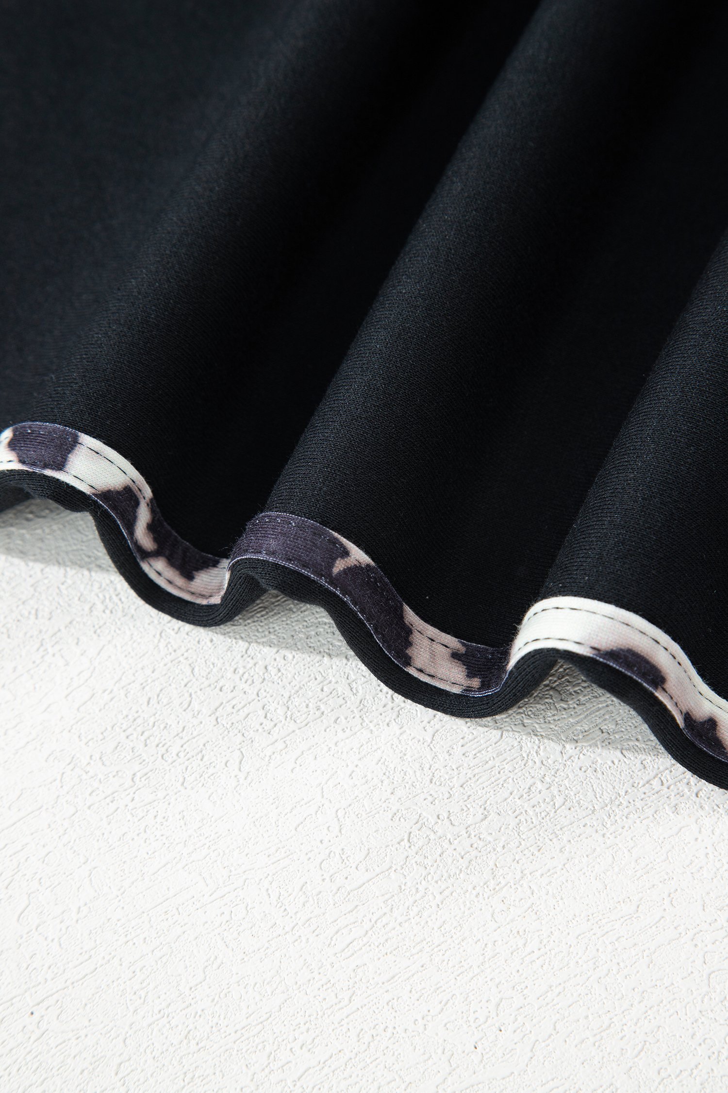 97006722-70672238ee9f9d93.jpg black contrast leopard trim casual sweatshirt pant set